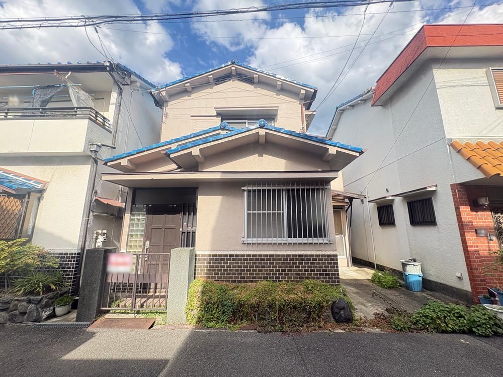 3LDK house in Higashiosaka, Osaka - Photo 1