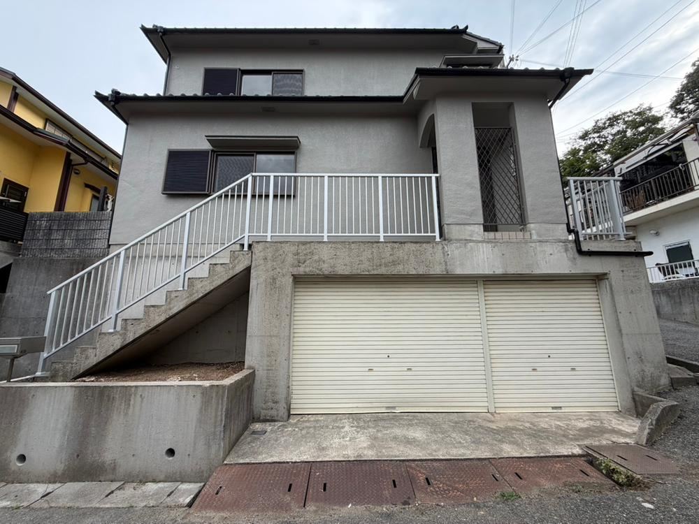 5LDK house in Tarumi Ward, Kobe, Hyogo - Photo 1