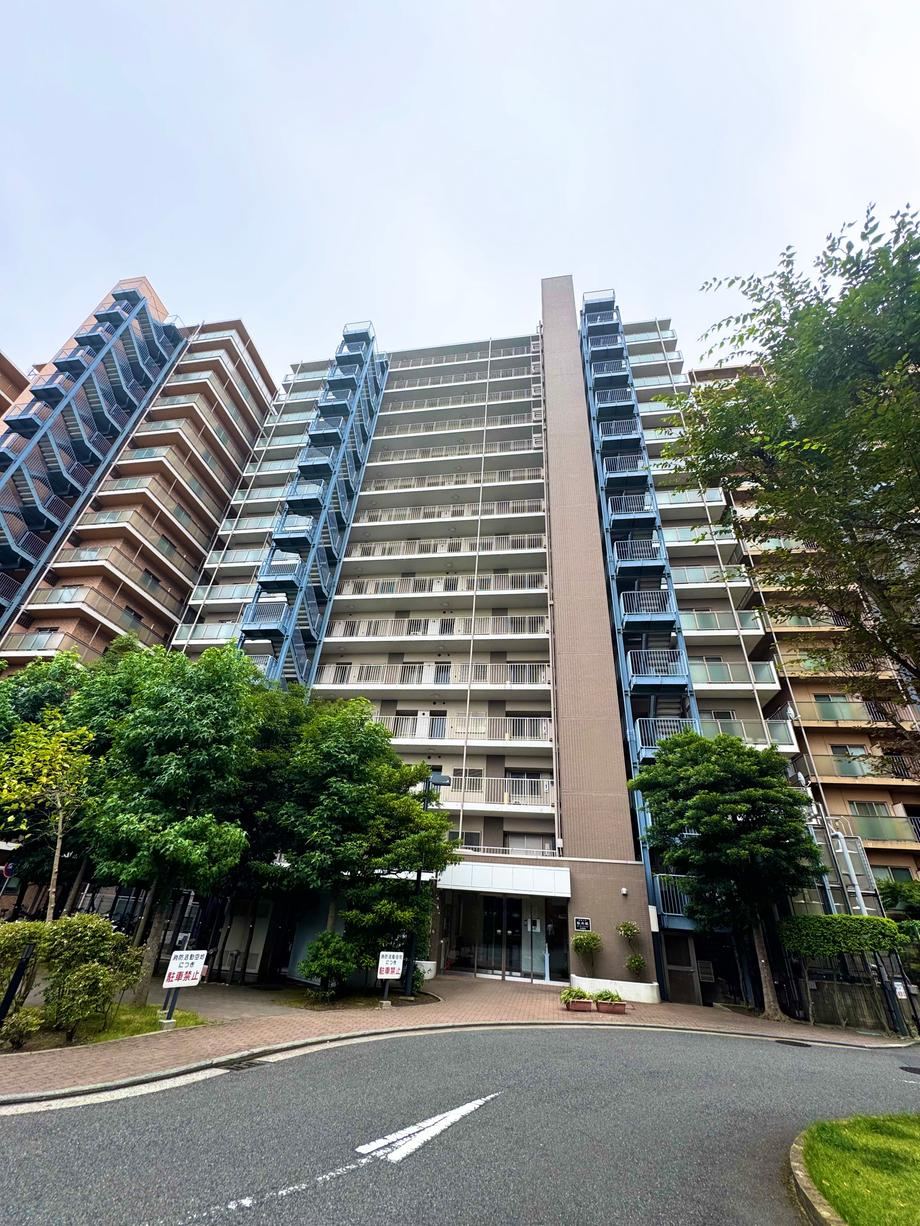 3LDK apartment in Yokosuka, Kanagawa - Photo 1