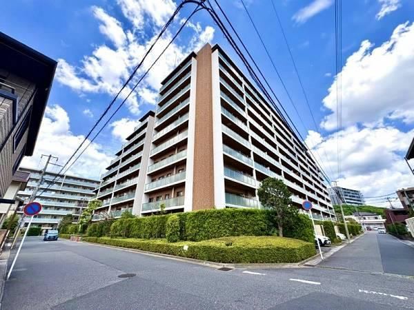 4LDK+S apartment in Chuo Ward, Chiba - Photo 1