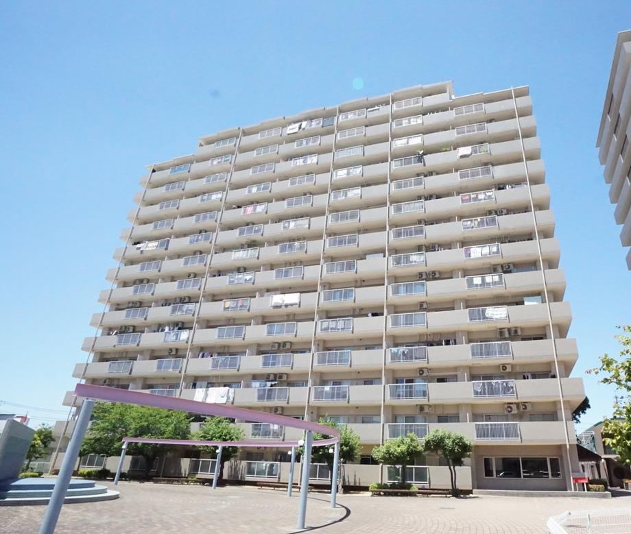 3LDK apartment in Kuwana, Mie - Photo 1