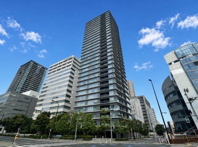 2LDK apartment in Minato Ward, Tokyo - Photo 1