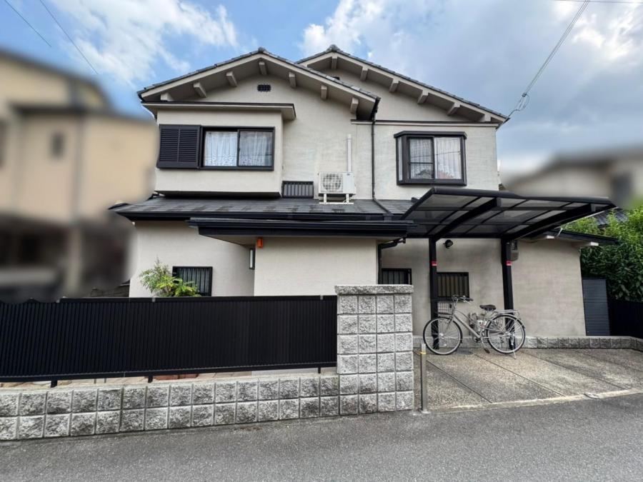 4LDK house in Neyagawa, Osaka - Photo 1