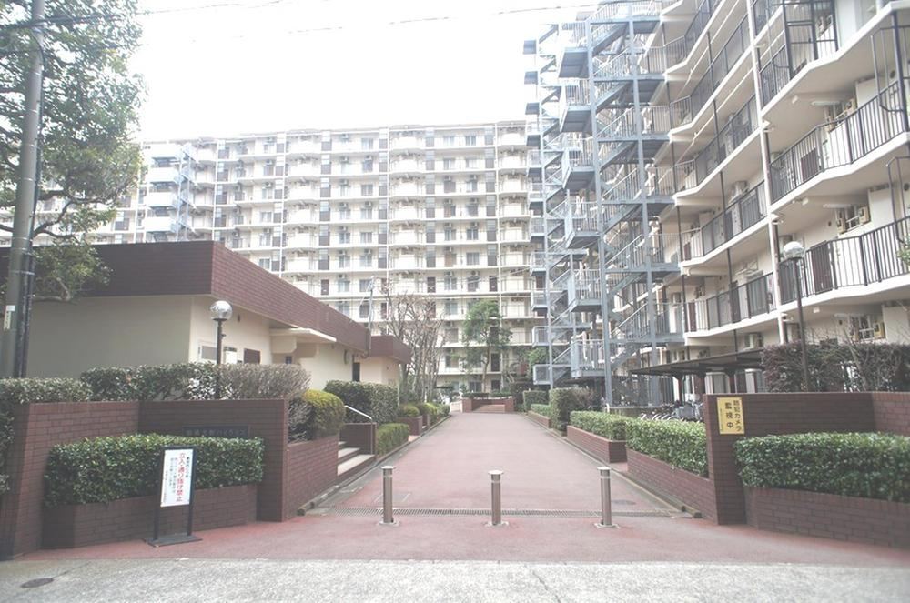 3LDK apartment in Minami Ward, Sagamihara, Kanagawa - Photo 1