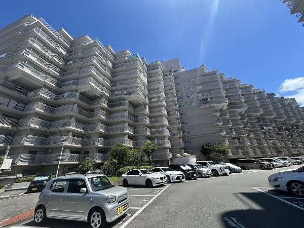 2LDK+S apartment in Higashiyodogawa Ward, Osaka - Photo 1