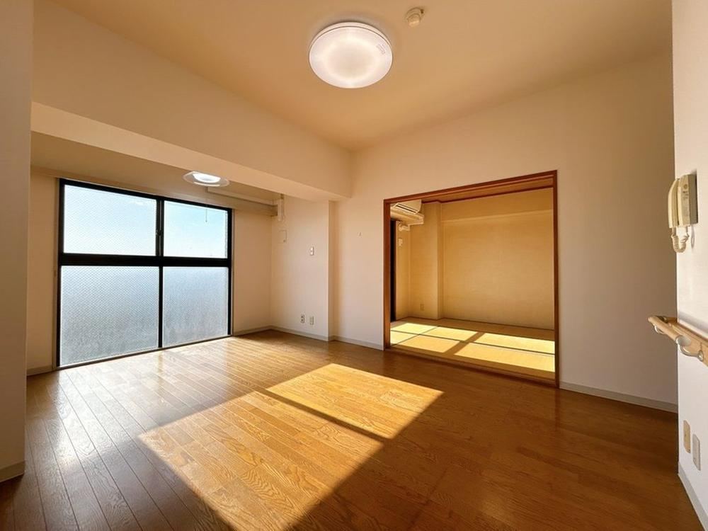 2LDK apartment in Honjo, Saitama - Photo 1