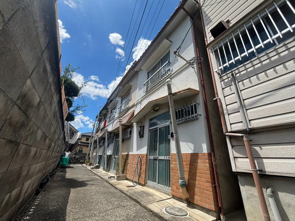 4K house in Yao, Osaka - Photo 1