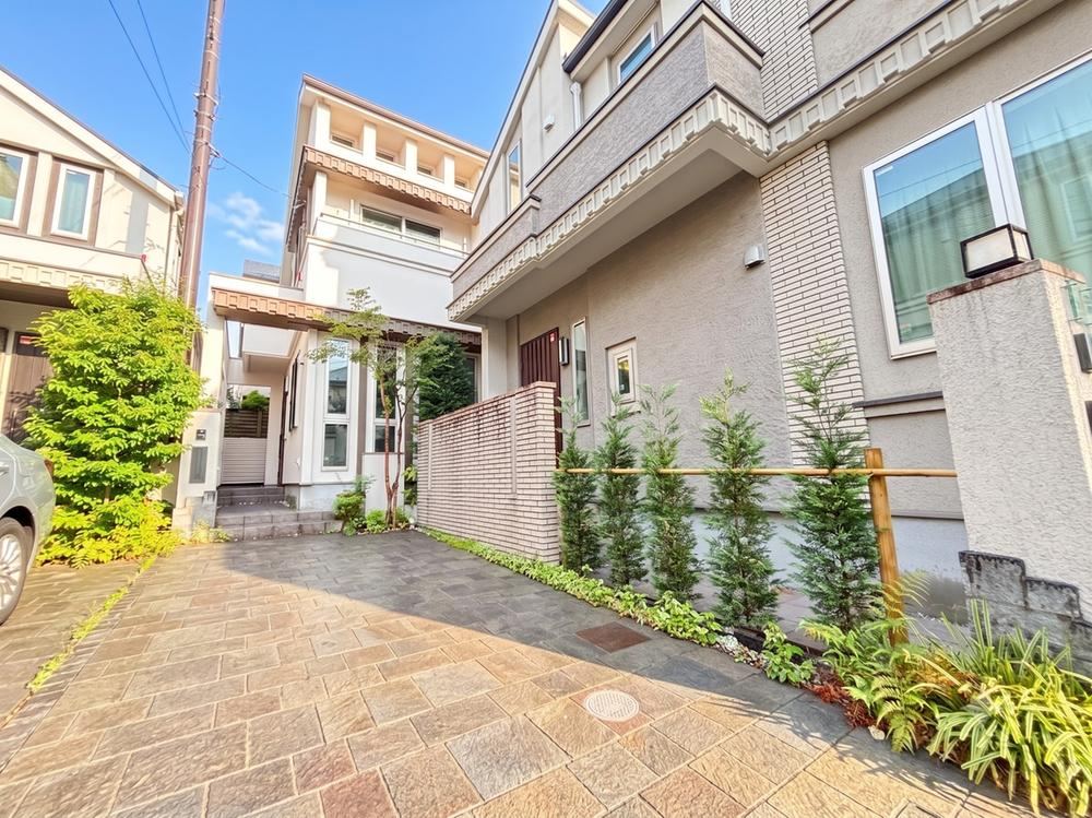 3LDK+S house in Shinagawa Ward, Tokyo - Photo 1