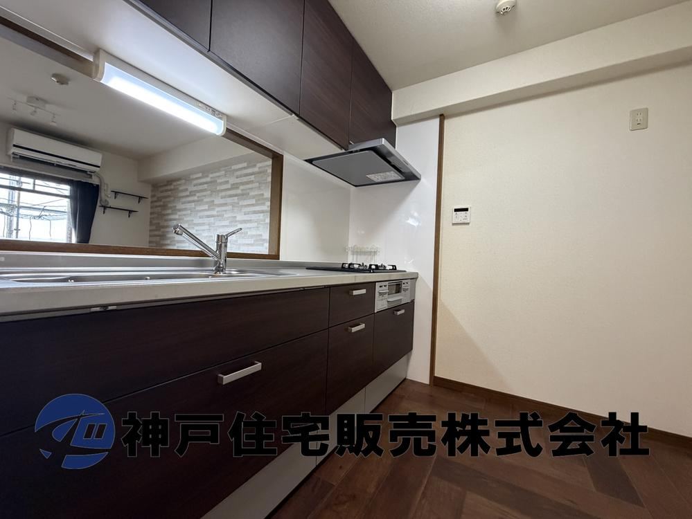3LDK apartment in Akashi, Hyogo - Photo 1