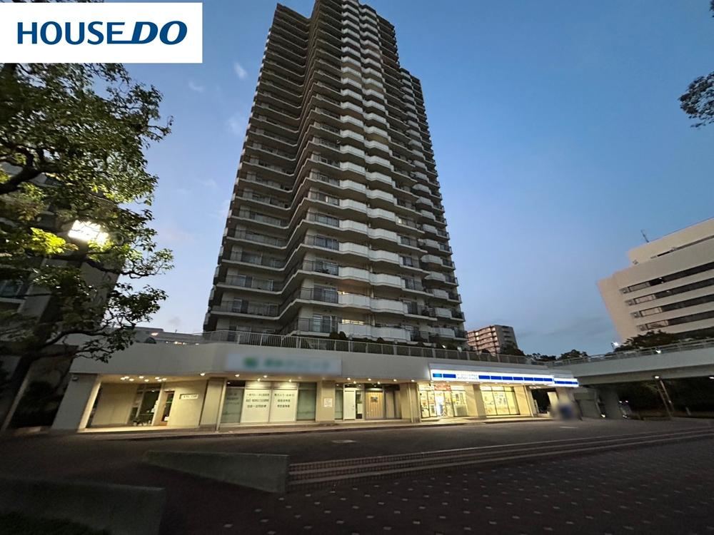 4LDK apartment in Chuo Ward, Kobe, Hyogo - Photo 1