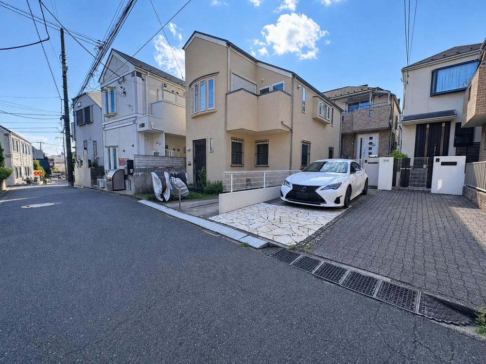 4LDK house in Nakano Ward, Tokyo - Photo 1