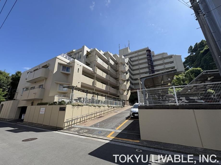 1LDK+S apartment in Kanagawa Ward, Yokohama, Kanagawa - Photo 1