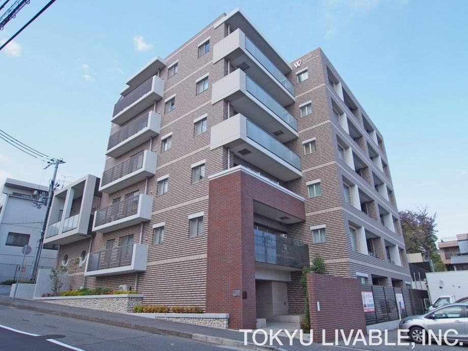 3LDK apartment in Chuo Ward, Kobe, Hyogo - Photo 1