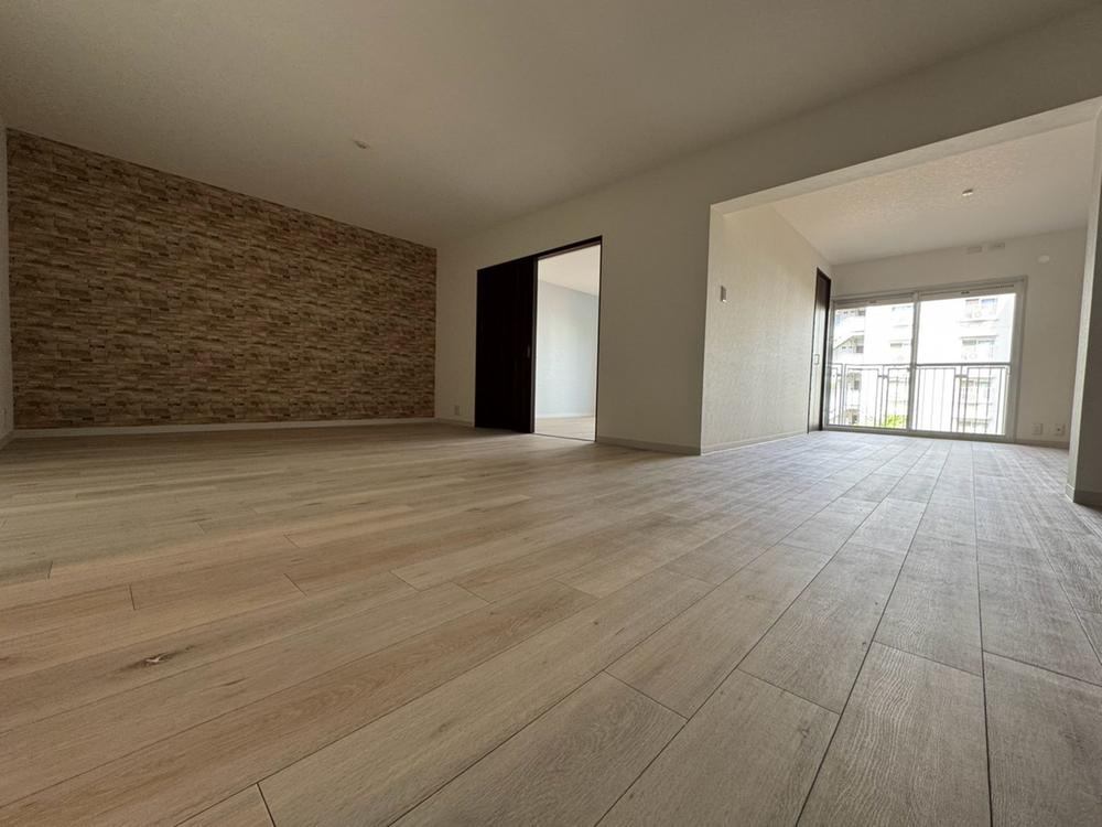 3LDK apartment in Sakai Ward, Sakai, Osaka - Photo 1