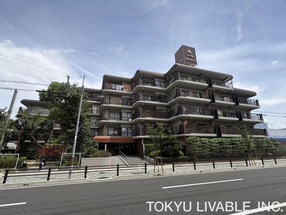 3LDK apartment in Nishinomiya, Hyogo - Photo 1