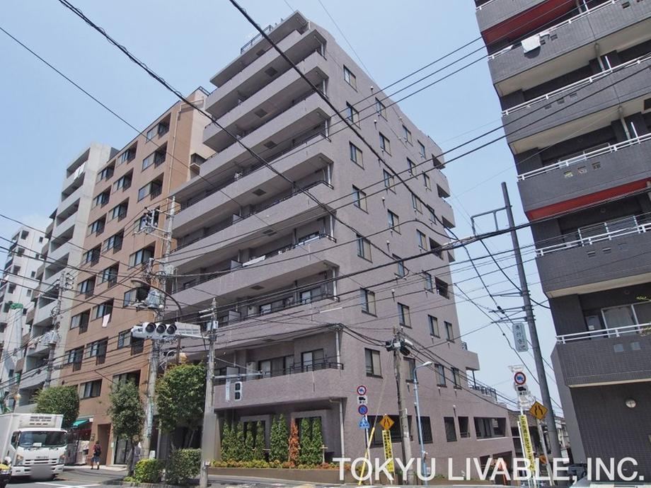 1LDK apartment in Shinjuku Ward, Tokyo - Photo 1
