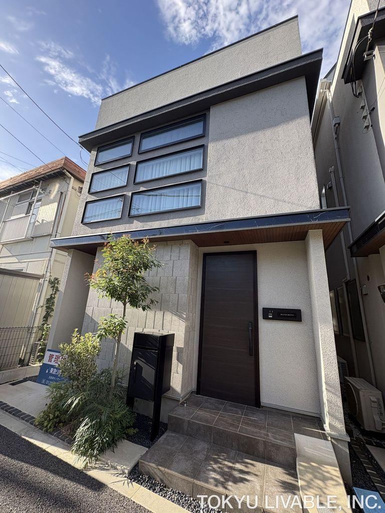 2LDK house in Shinagawa Ward, Tokyo - Photo 1