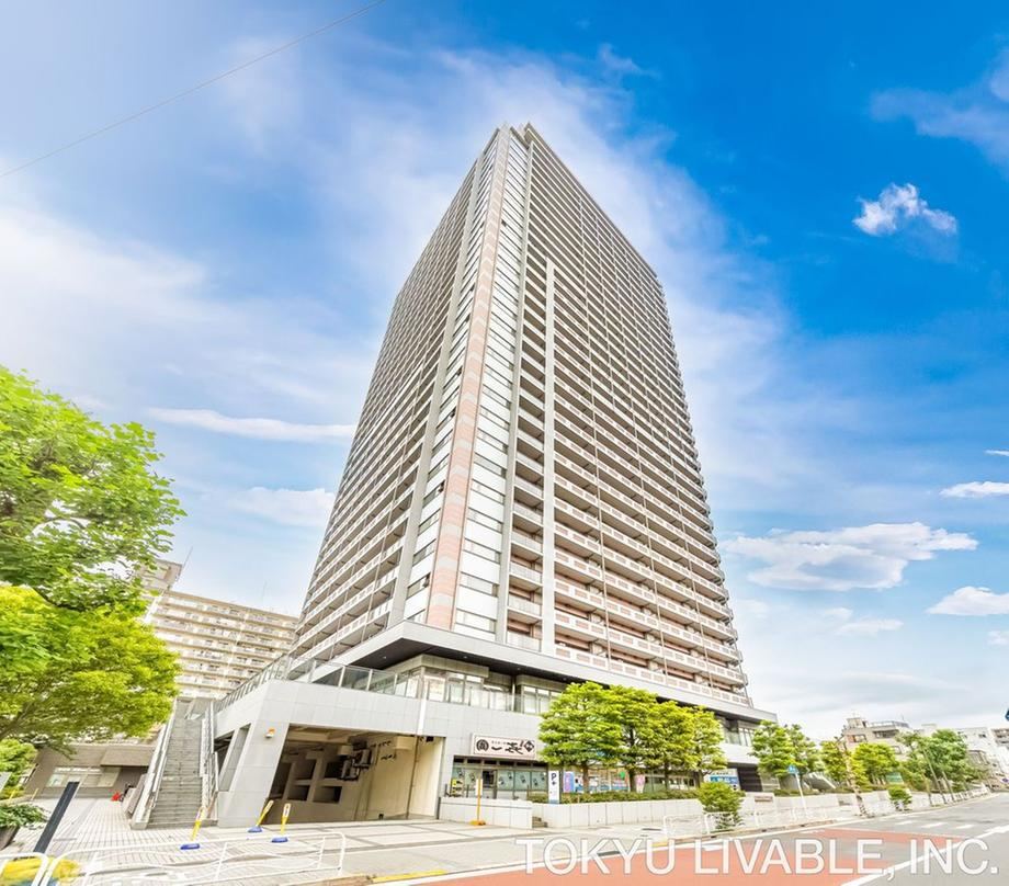 3LDK apartment in Koto Ward, Tokyo - Photo 1