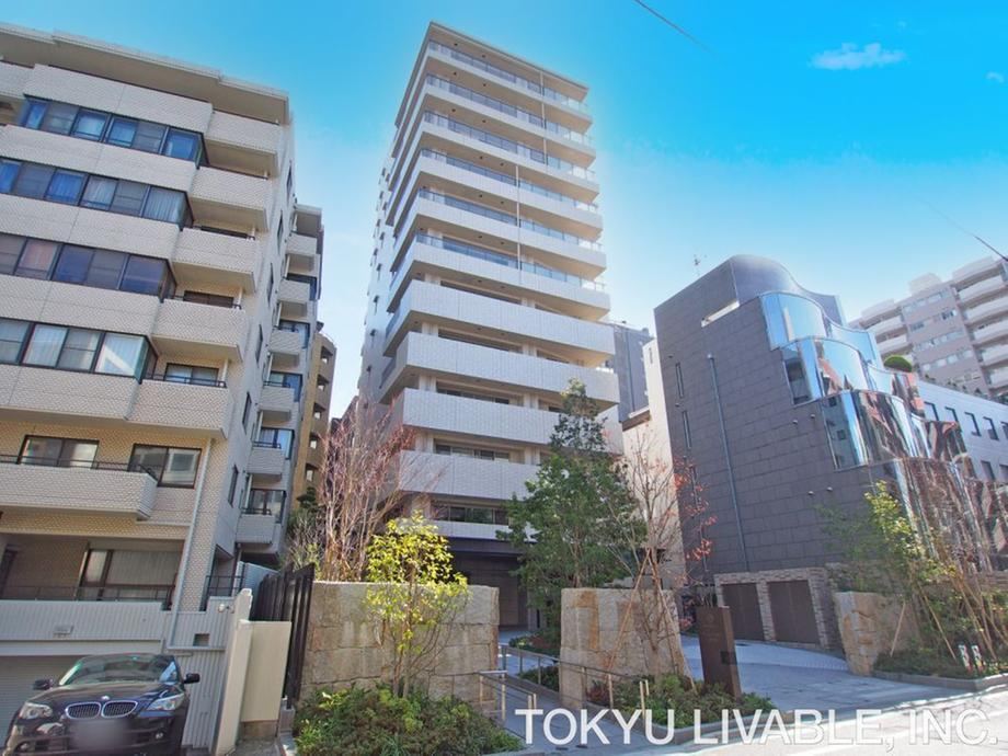 3LDK apartment in Chiyoda Ward, Tokyo - Photo 1