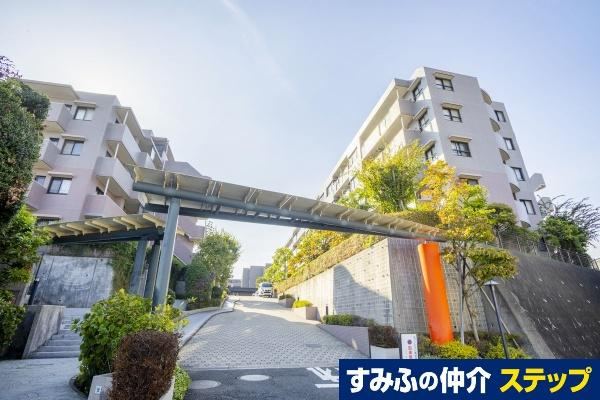 2LDK+S apartment in Totsuka Ward, Yokohama, Kanagawa - Photo 1