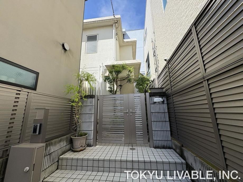4DK house in Nerima Ward, Tokyo - Photo 1