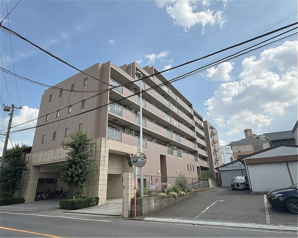 4LDK apartment in Wako, Saitama - Photo 1