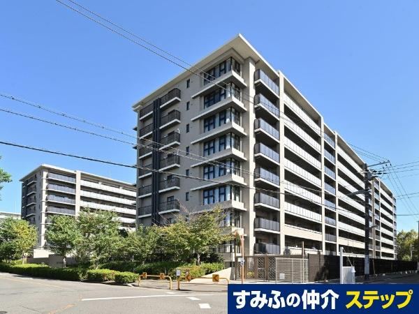 4LDK apartment in Suita, Osaka - Photo 1