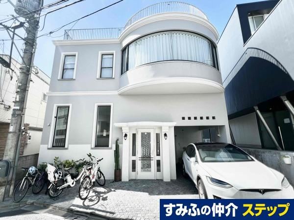 4LDK house in Minato Ward, Tokyo - Photo 1
