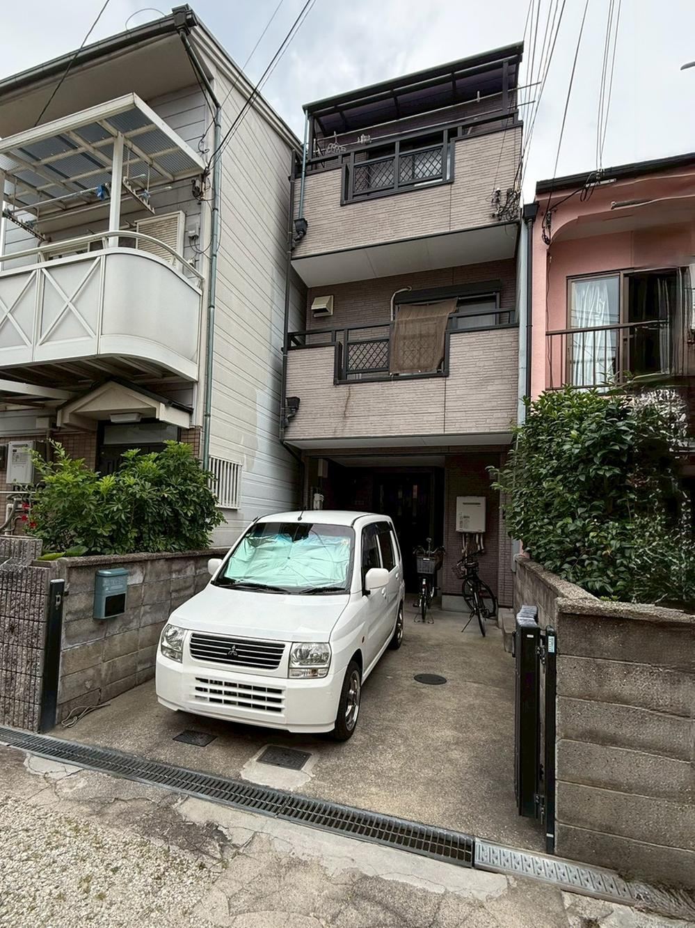 4LDK house in Kita Ward, Sakai, Osaka - Photo 1