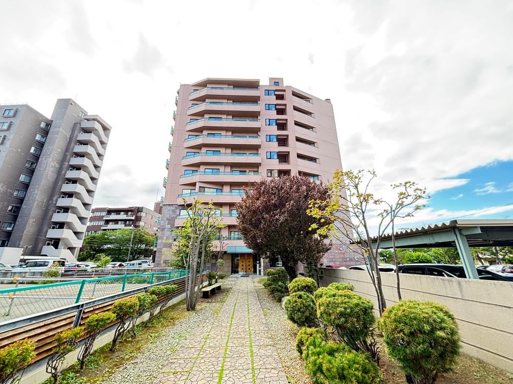 3LDK apartment in Minami Ward, Sapporo, Hokkaido - Photo 1