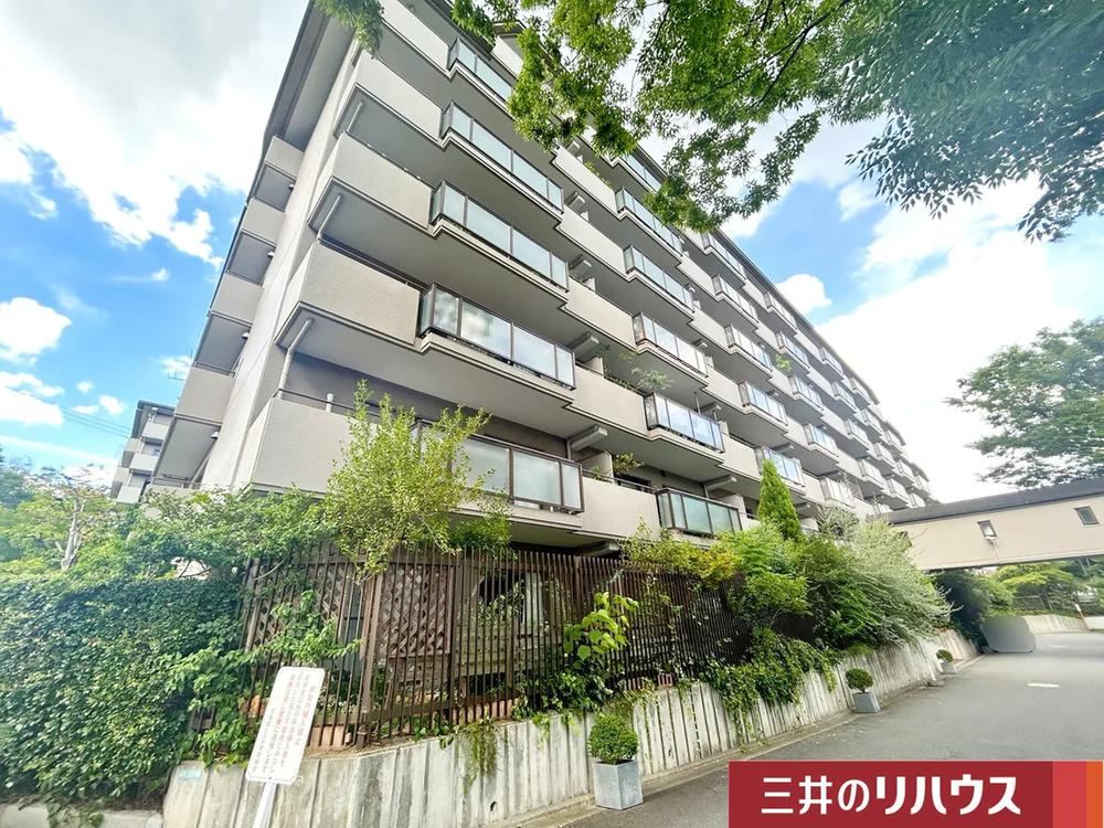 6LDK apartment in Nishinomiya, Hyogo - Photo 1