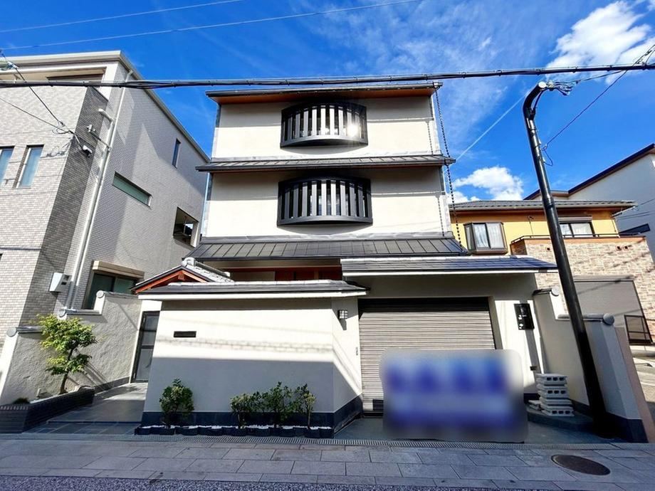 5LDK house in Takatsuki, Osaka - Photo 1