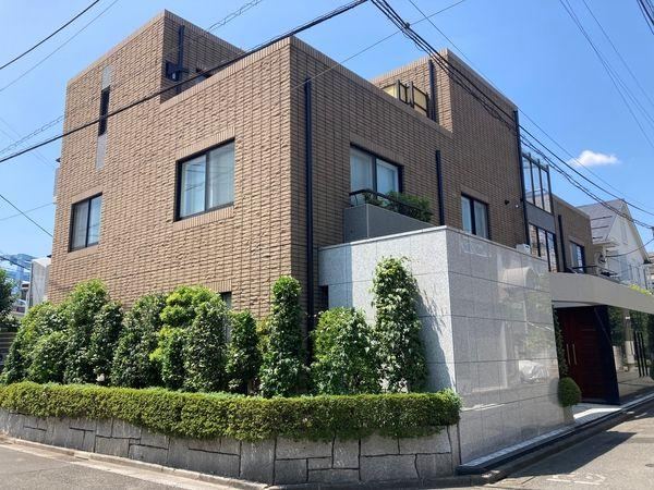 4LDK apartment in Shibuya Ward, Tokyo - Photo 1