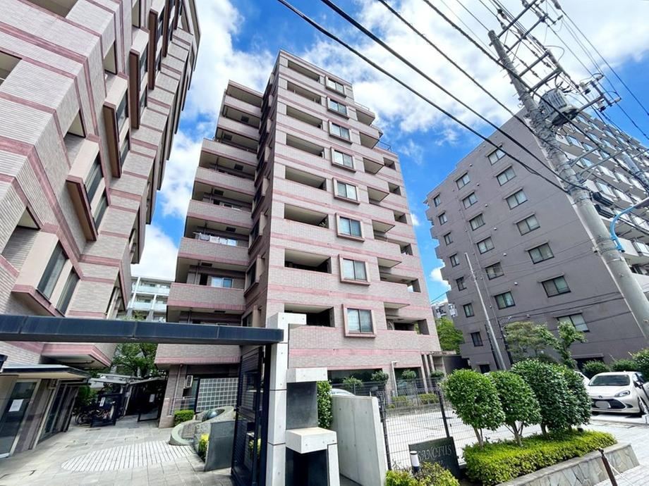 3LDK+S apartment in Shinjuku Ward, Tokyo - Photo 1