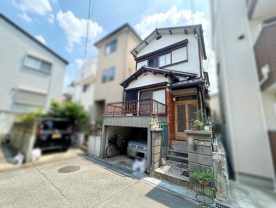 4LDK house in Toyonaka, Osaka - Photo 1