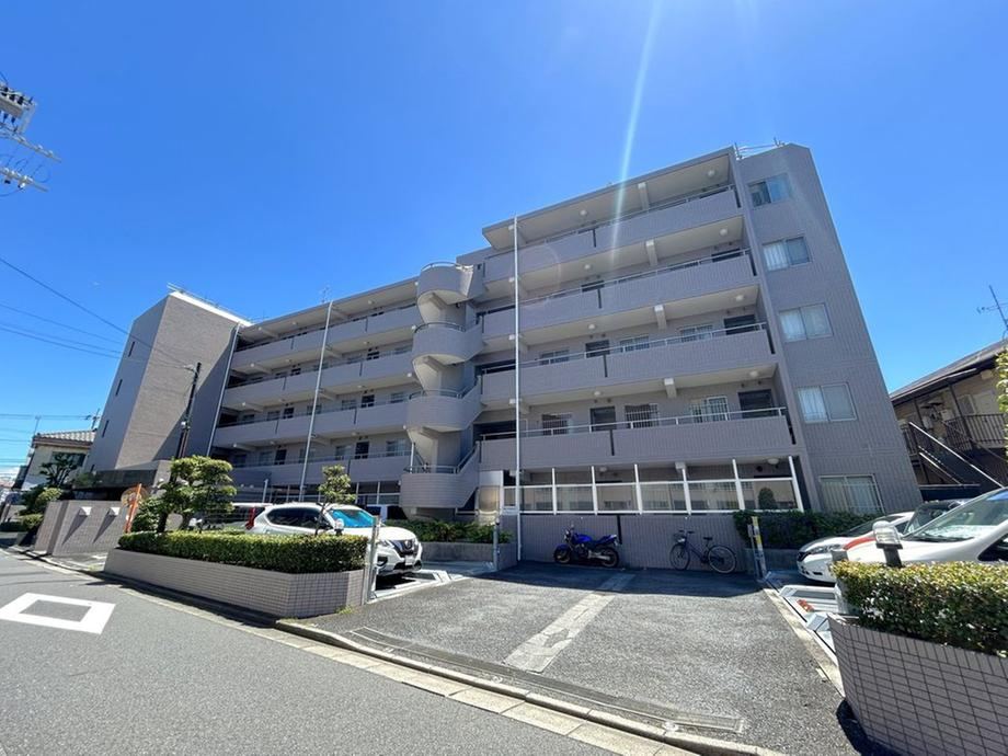 3LDK apartment in Edogawa Ward, Tokyo - Photo 1