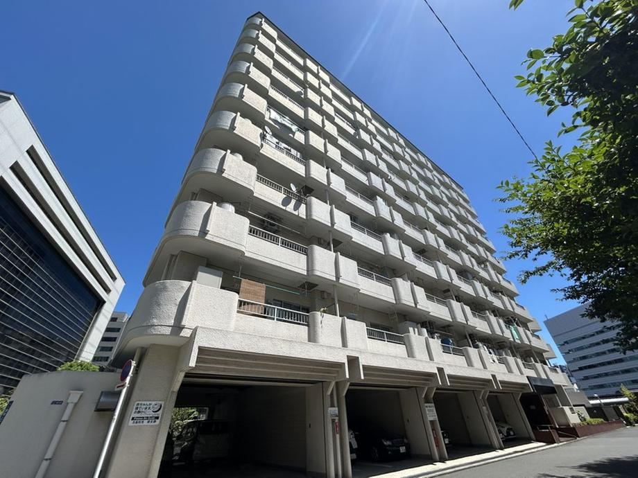 2DK apartment in Minato Ward, Tokyo - Photo 1