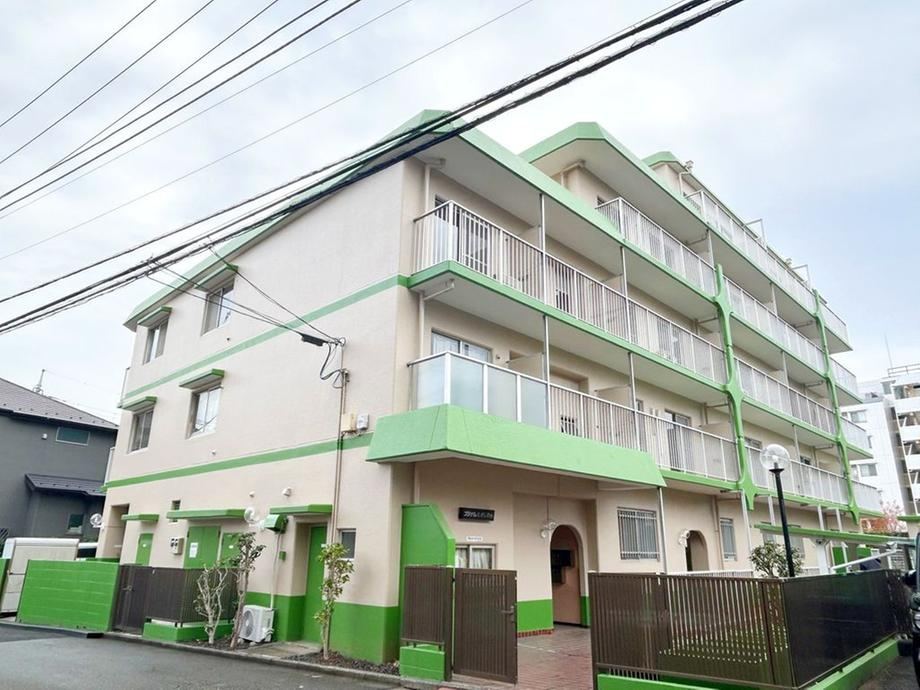 2LDK apartment in Fuchu, Tokyo - Photo 1