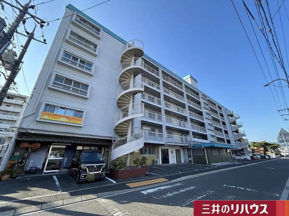 2LDK+S apartment in Saeki Ward, Hiroshima - Photo 1