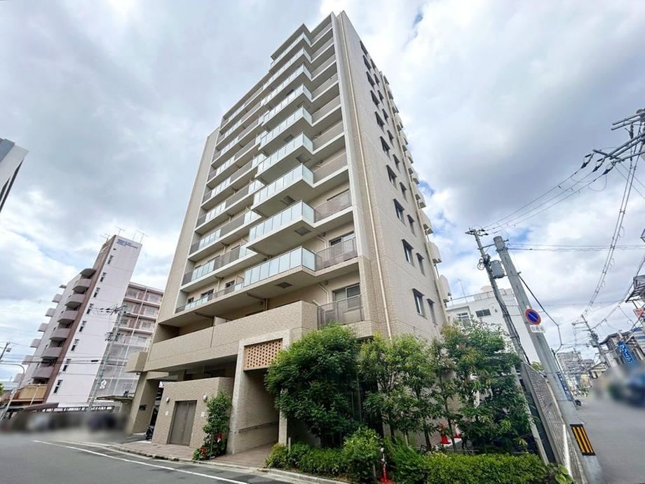 4LDK apartment in Higashiosaka, Osaka - Photo 1