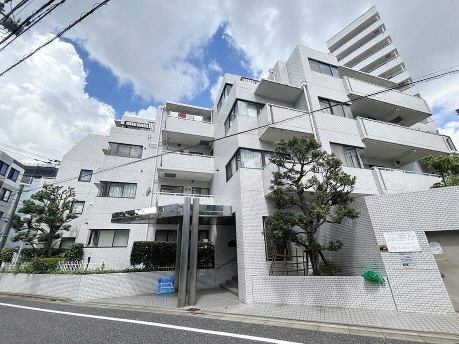 2DK apartment in Setagaya Ward, Tokyo - Photo 1