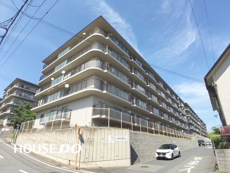 4LDK apartment in Takatsuki, Osaka - Photo 1