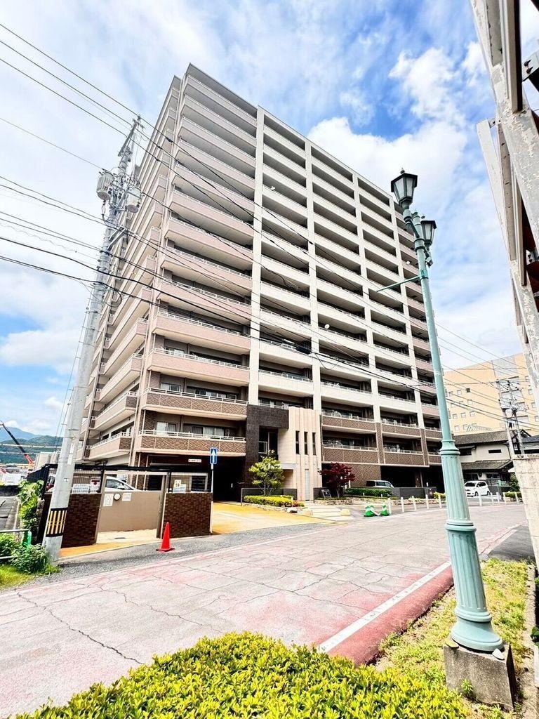 4LDK apartment in Yamaguchi, Yamaguchi - Photo 1