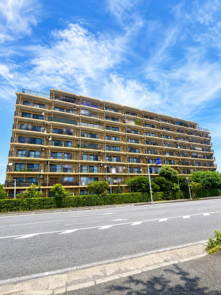 2LDK+S apartment in Ichikawa, Chiba - Photo 1