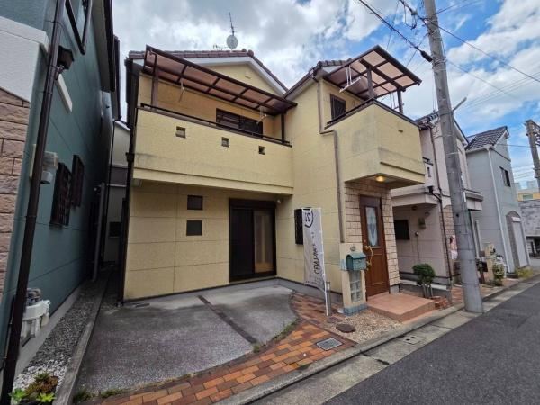 3LDK+S house in Sakai Ward, Sakai, Osaka - Photo 1