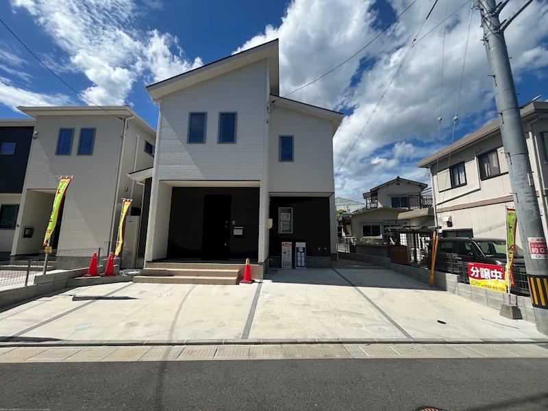 4LDK house in Saka, Aki District, Hiroshima - Photo 1