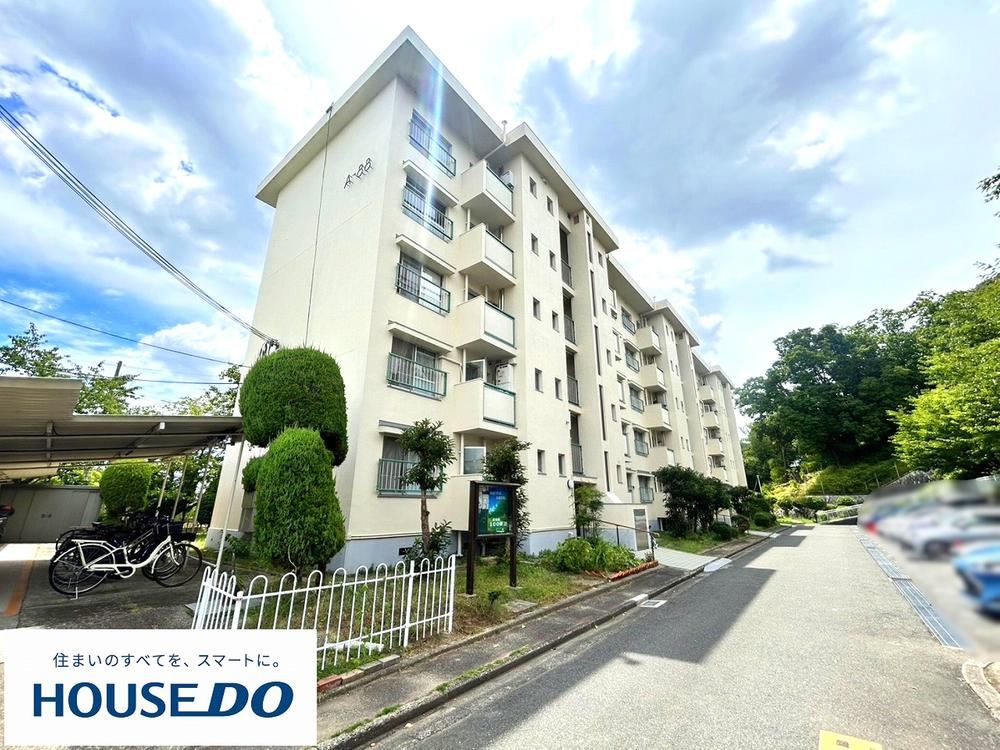 3LDK apartment in Neyagawa, Osaka - Photo 1