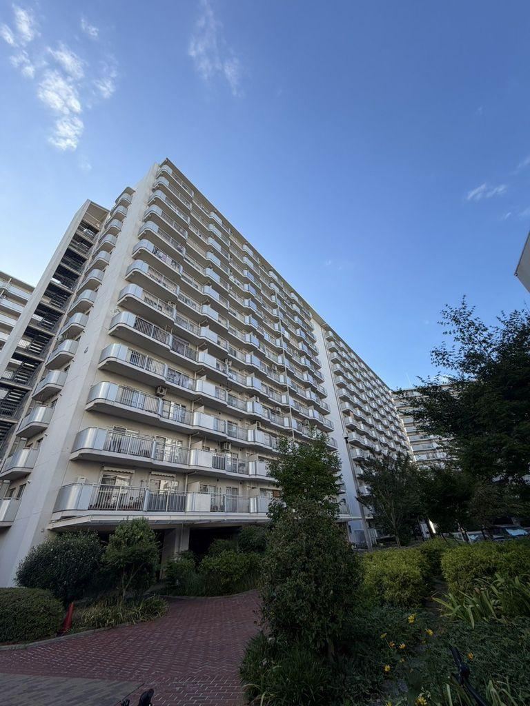 3LDK apartment in Chuo Ward, Kobe, Hyogo - Photo 1