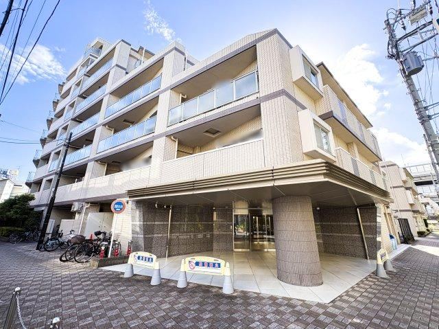 2LDK apartment in Toshima Ward, Tokyo - Photo 1