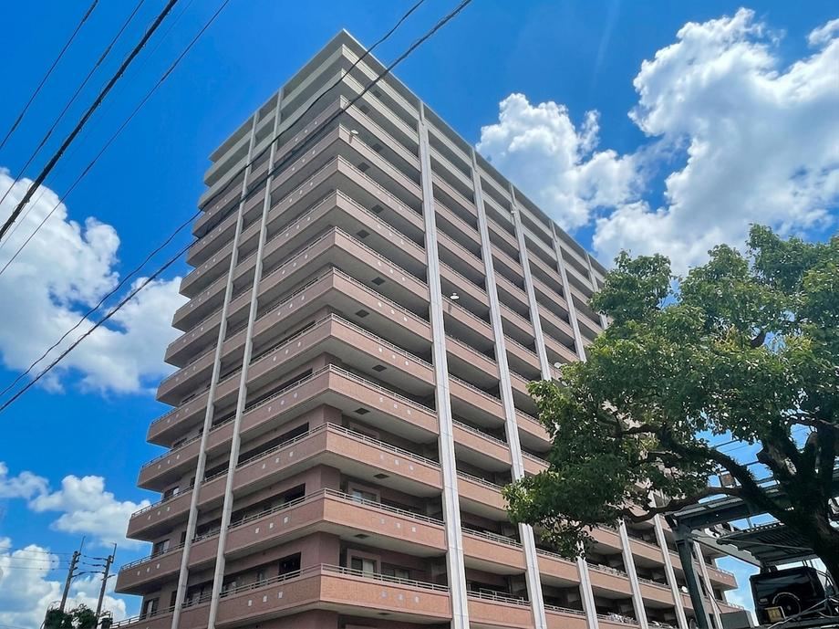 2LDK apartment in Iizuka, Fukuoka - Photo 1